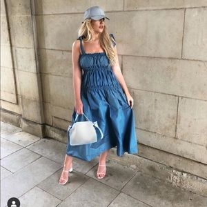 Final sale 👑Zara taffeta dress bloggers favorite